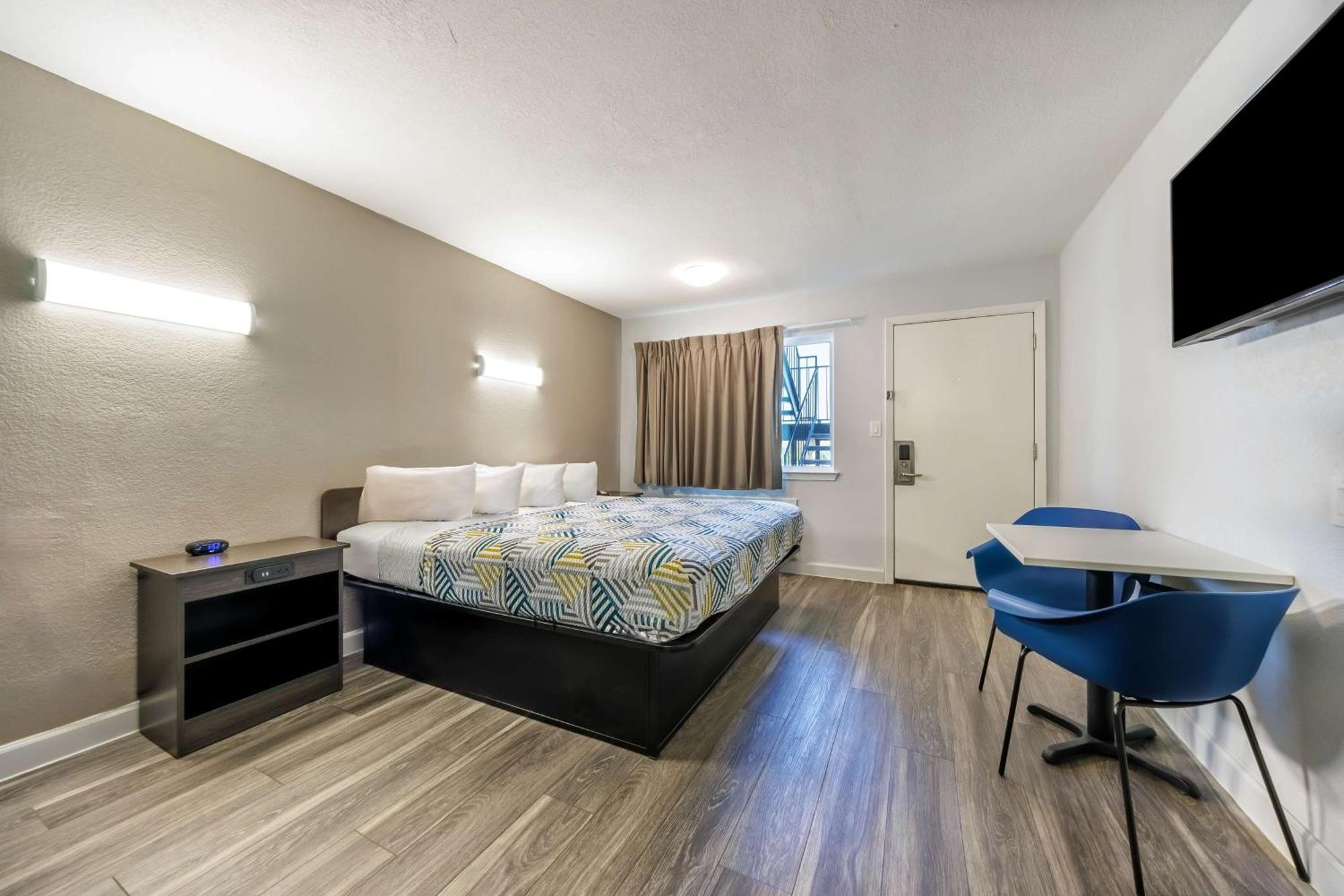 Studio 6 Fort Worth, Tx - Stockyards East Екстер'єр фото