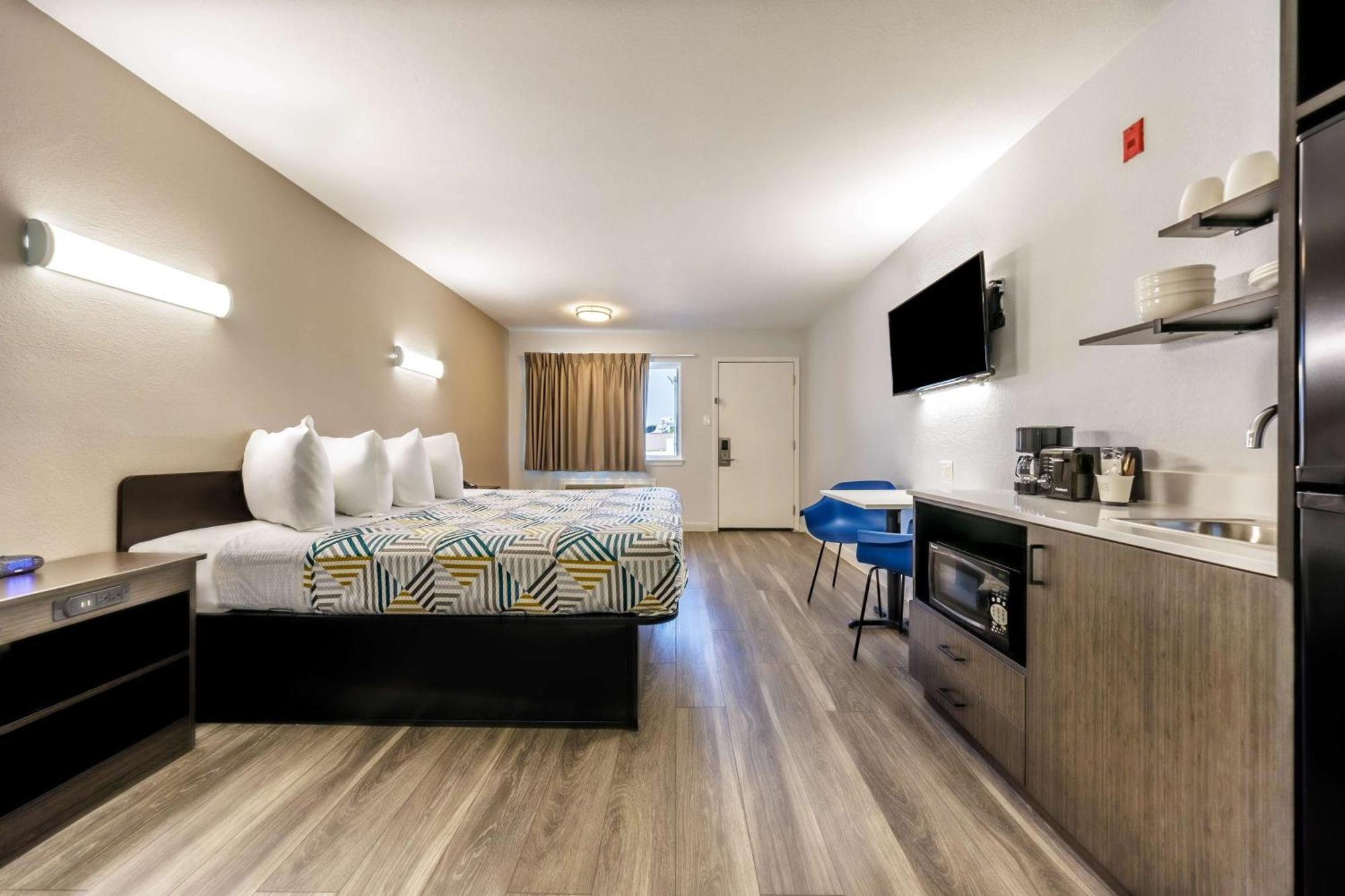 Studio 6 Fort Worth, Tx - Stockyards East Екстер'єр фото