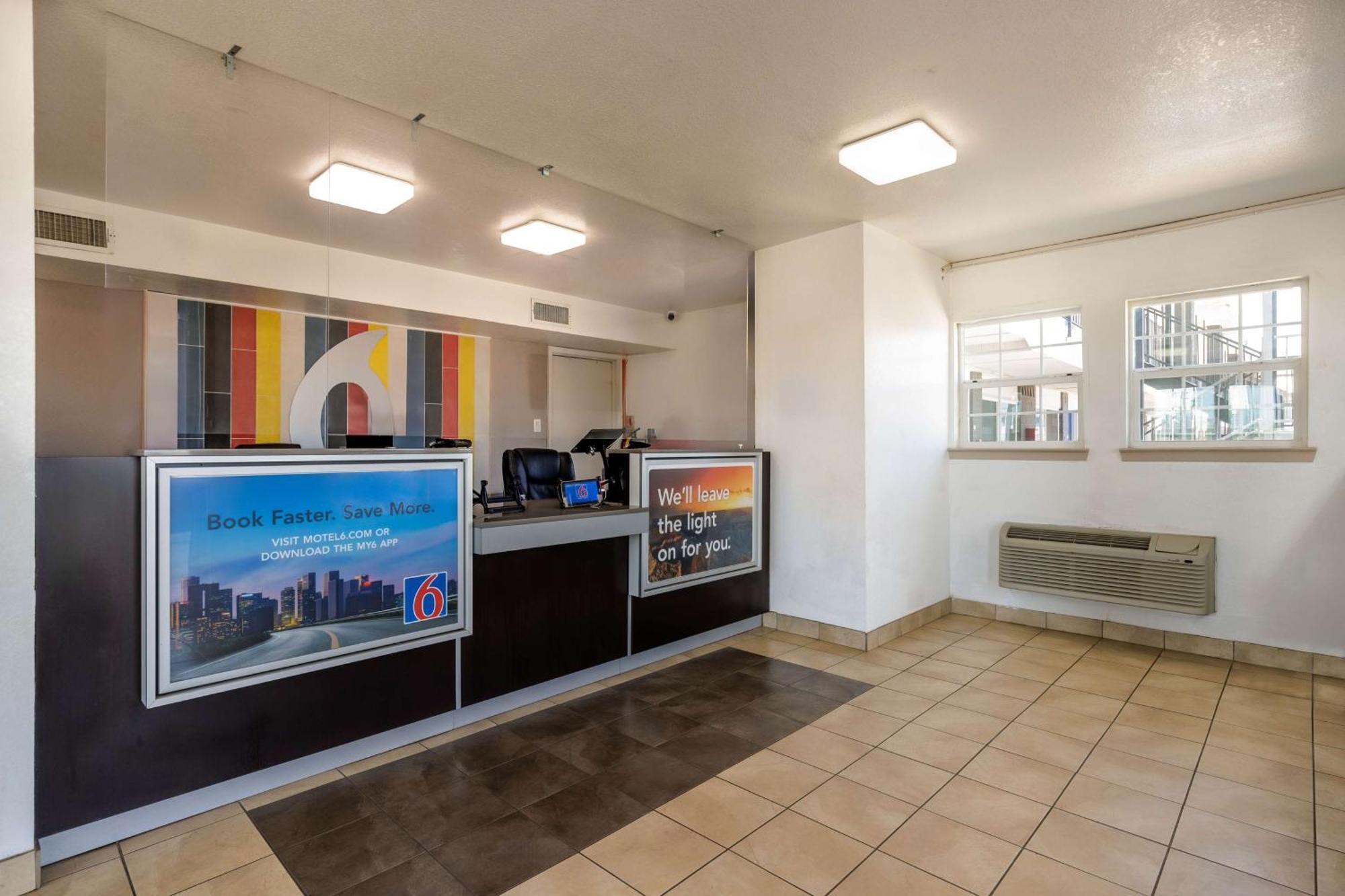 Studio 6 Fort Worth, Tx - Stockyards East Екстер'єр фото